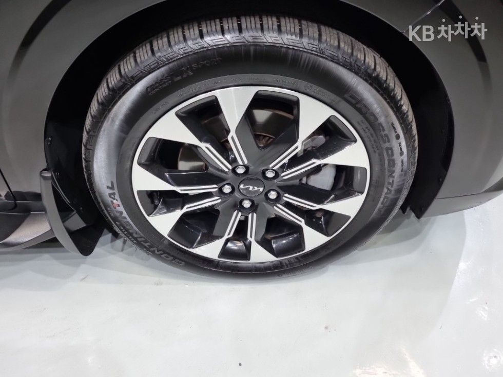 2023 - kia carnival