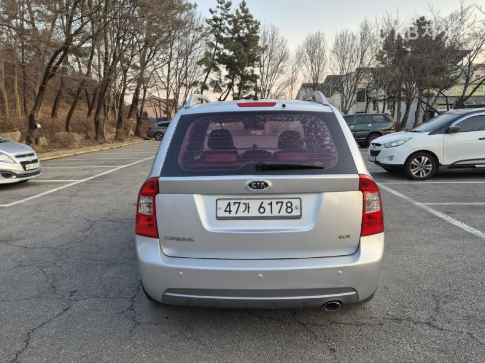 2012 - kia carens