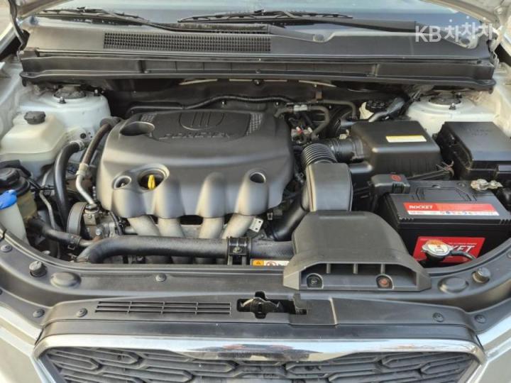 Kia Carens New 2.0 LPI GX Top Model 6
