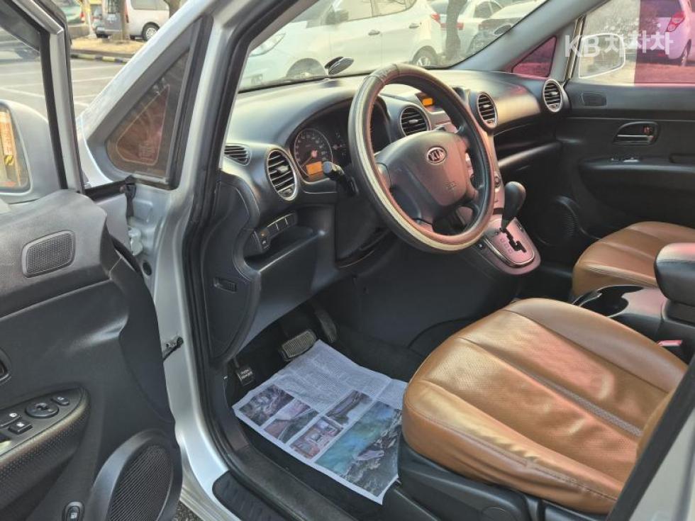 2012 - kia carens