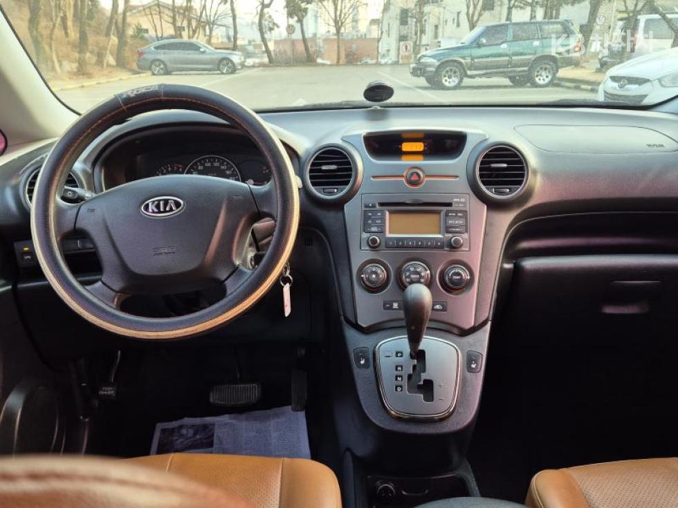 2012 - kia carens