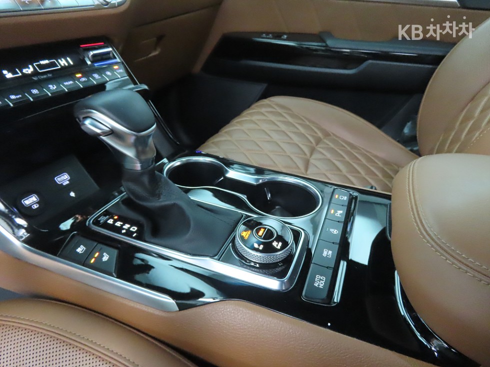 2022 - kia mohave