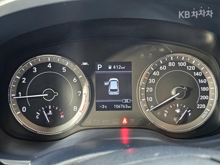 Hyundai Venue Gasoline 1.6 FLUX 8