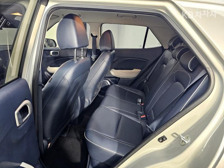 Hyundai Venue Gasoline 1.6 FLUX 10