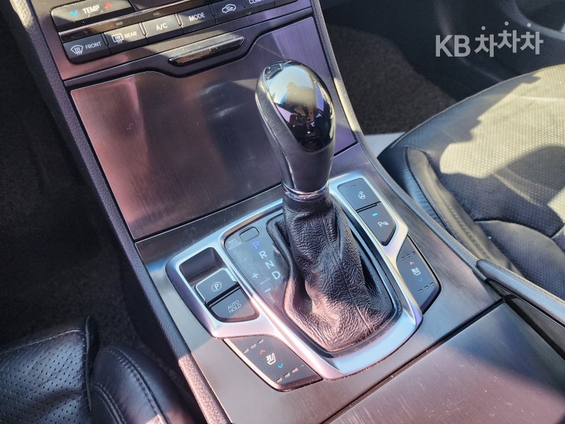 Hyundai Grandeur — miniaturë 18
