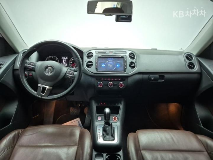 Volkswagen Tiguan New 2.0 TDI Comfort 5N 8