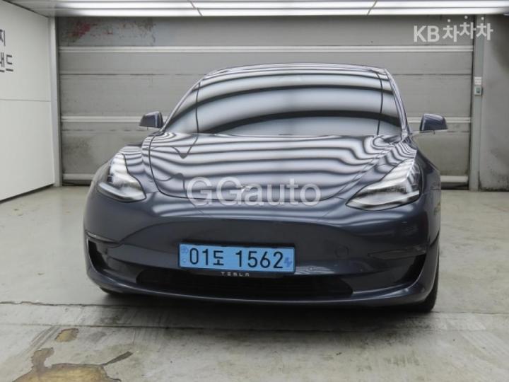 Tesla Model 3 Long Range 3