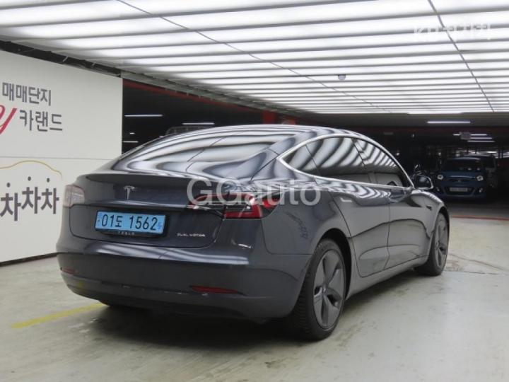 Tesla Model 3 Long Range 5