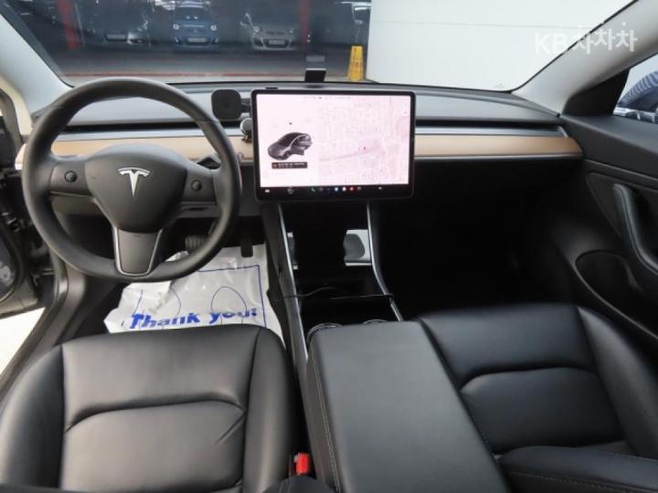 Tesla Model 3 Long Range 8
