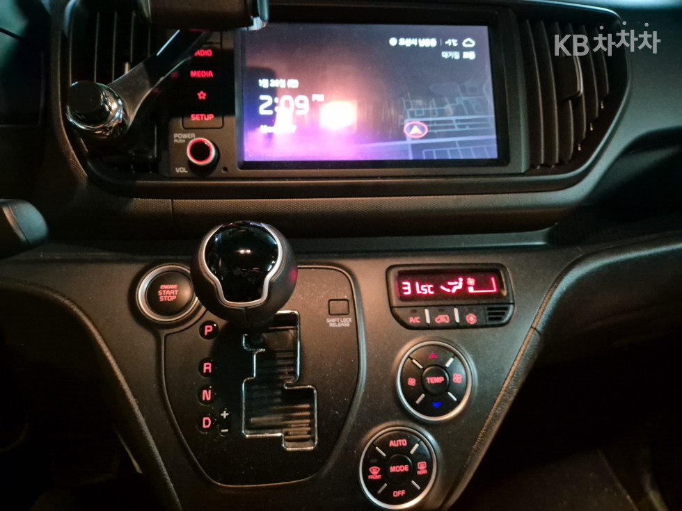 2025 - kia kia