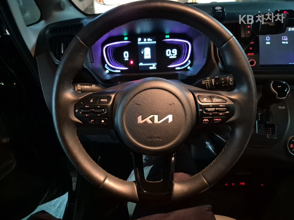 2025 - kia kia