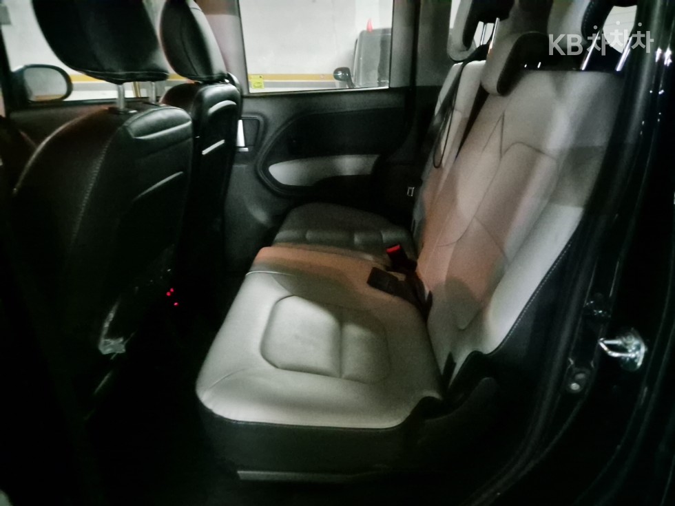 2025 - kia kia
