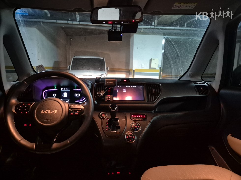 2025 - kia kia