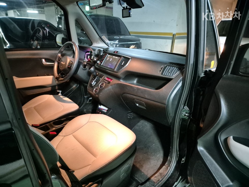 2025 - kia kia