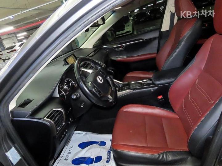 Lexus NX 300h Executive 7