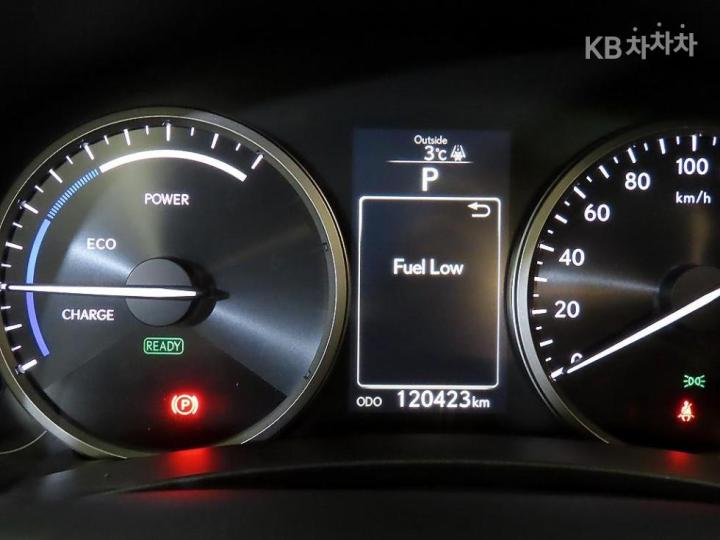 Lexus NX 300h Executive 10