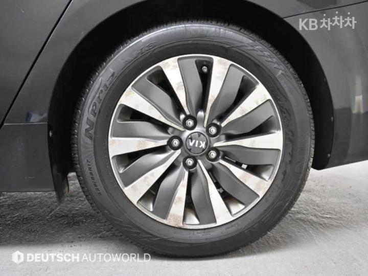 Kia K7 Hybrid 700h Prestige 6