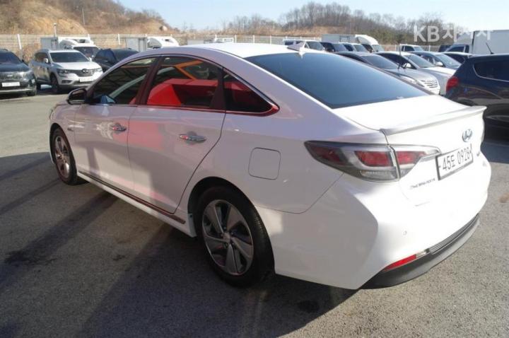 Hyundai Sonata LF Hybrid 2.0 HEV Premium 4