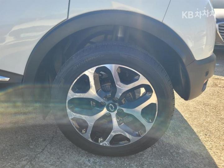 Renault QM3 New RE Base Type 8