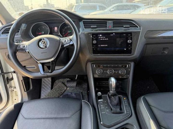 Volkswagen Tiguan 2.0 TDI Premium 6