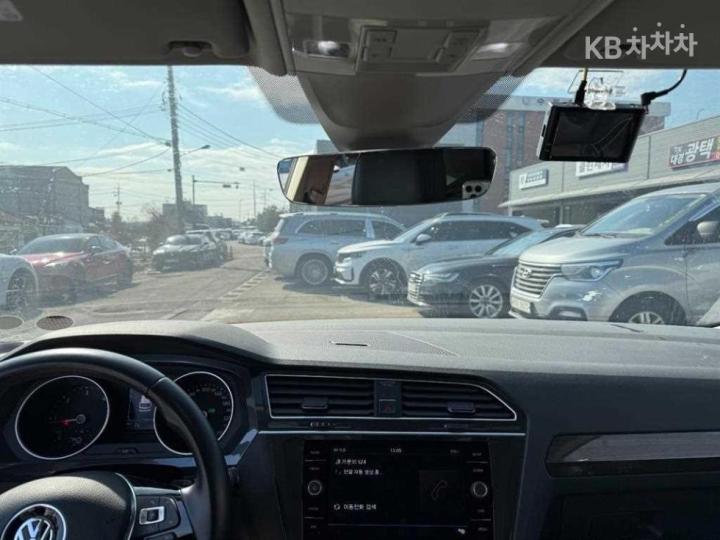 Volkswagen Tiguan 2.0 TDI Premium 8