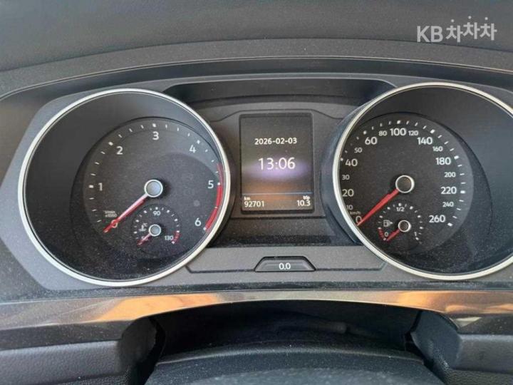 Volkswagen Tiguan 2.0 TDI Premium 9