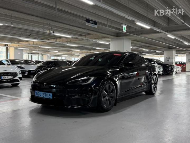 Tesla Model S Plaid 3