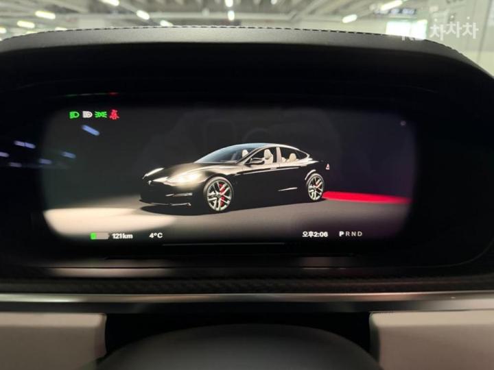 Tesla Model S Plaid 7