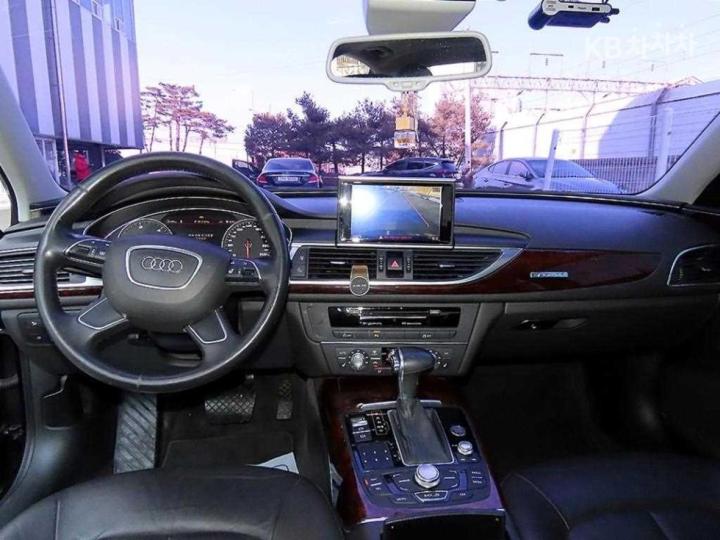 Audi A6 NEW 3.0 TDI Quattro C6 8