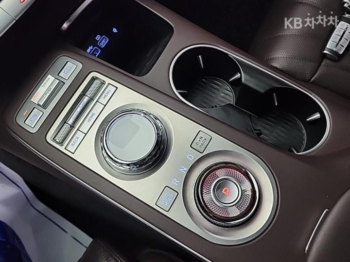 Genesis GV70 Diesel 2.2 AWD 9