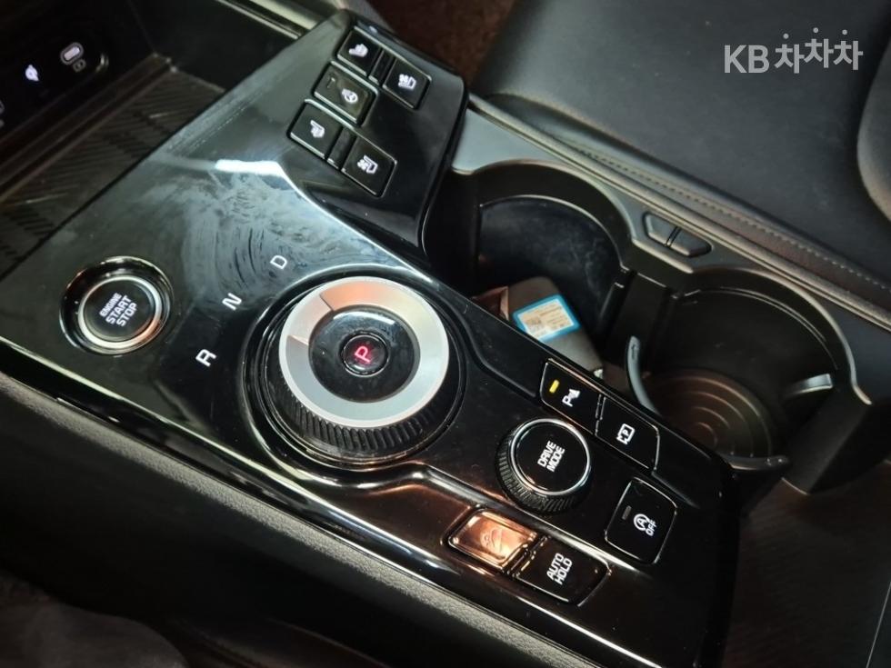 2022 - kia sportage