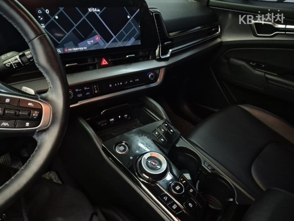 2022 - kia sportage
