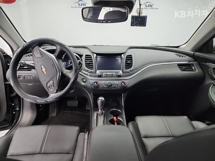 Chevrolet Impala 2.5 LT 8