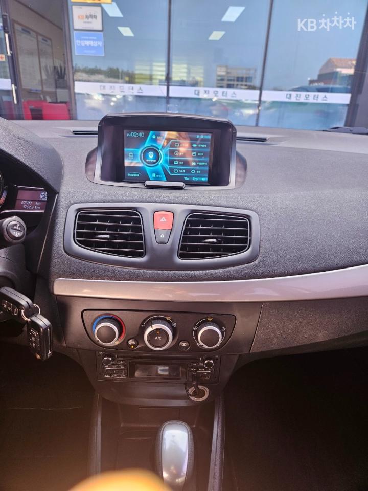 Renault SM3 Neo SE Base Type 10