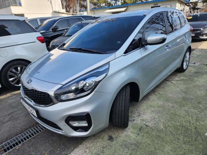 Kia Carens 2.0 LPI Prestige 9