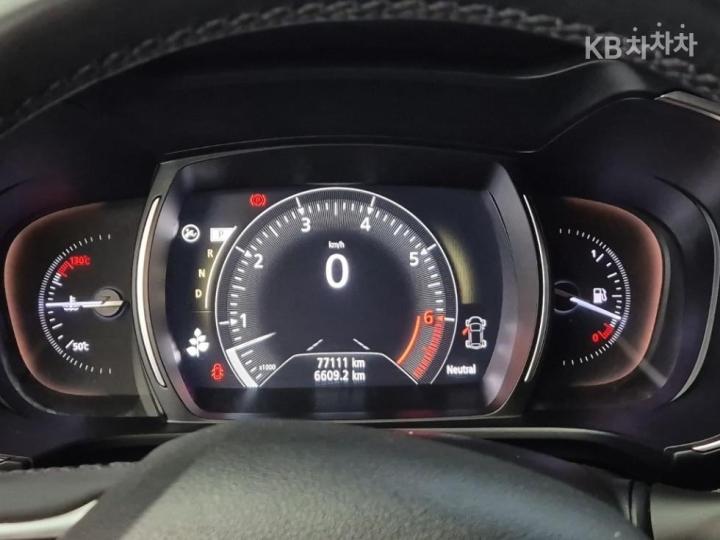 Renault QM6 Gasoline 2.0 2WD RE Signature 7