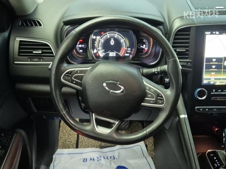 Renault QM6 Gasoline 2.0 2WD RE Signature 10