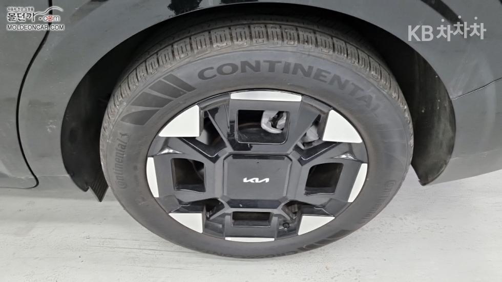 2025 - kia carnival