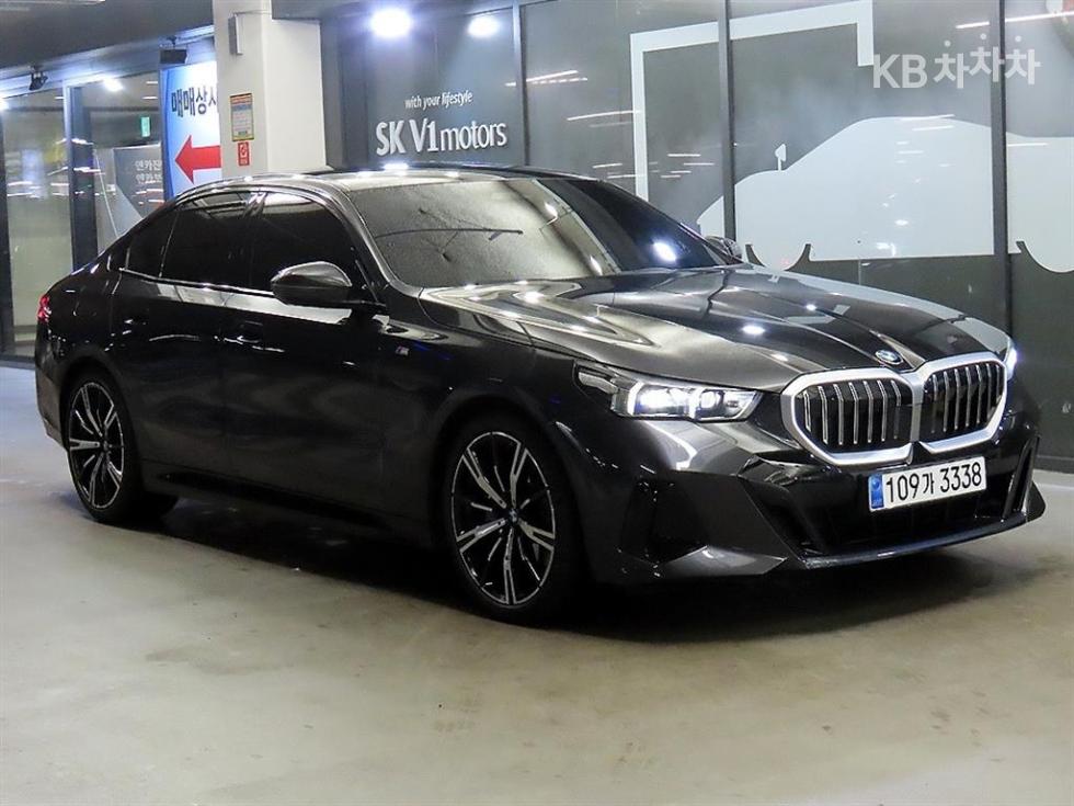 BMW 뉴5시리즈(G60) 530i xDrive M Sport - фото 1