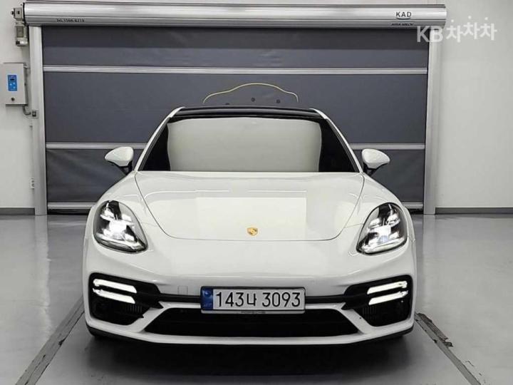Porsche Panamera — miniaturë 2