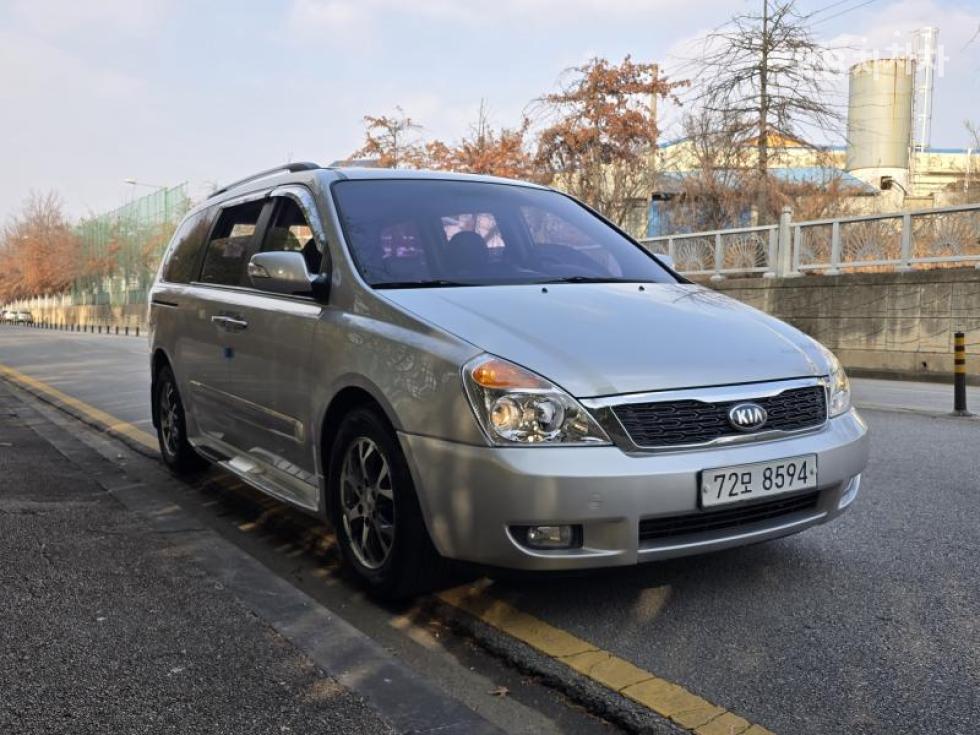 2017 - kia carnival