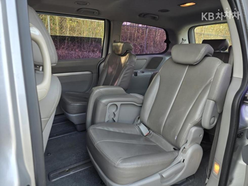 2017 - kia carnival