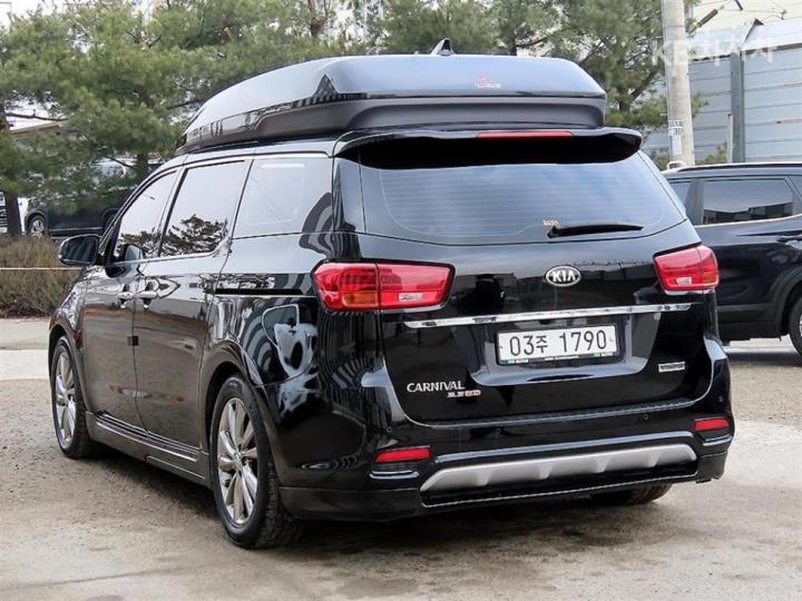 Kia Carnival High Limousine 3.3 Gasoline Noblesse Special 4