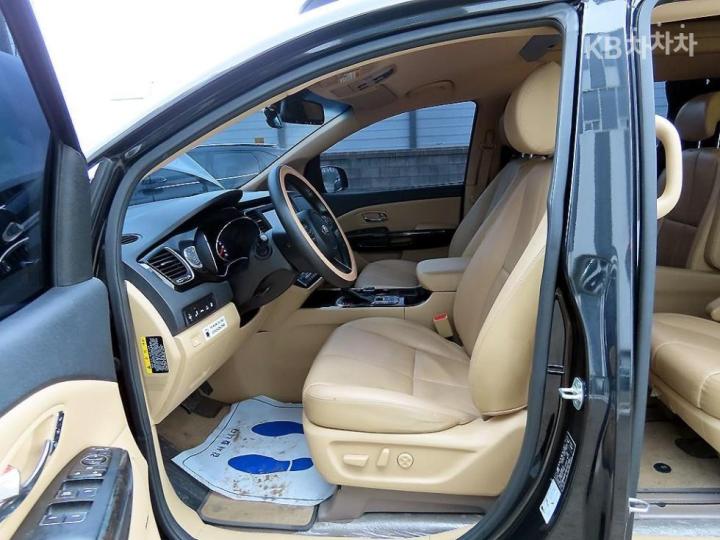 Kia Carnival High Limousine 3.3 Gasoline Noblesse Special 6