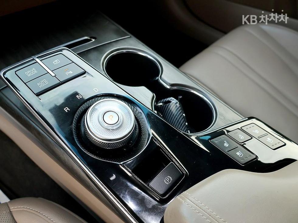 Kia K8 — miniaturë 7