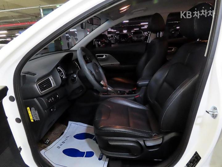 Kia Niro 1.6 Luxury 7