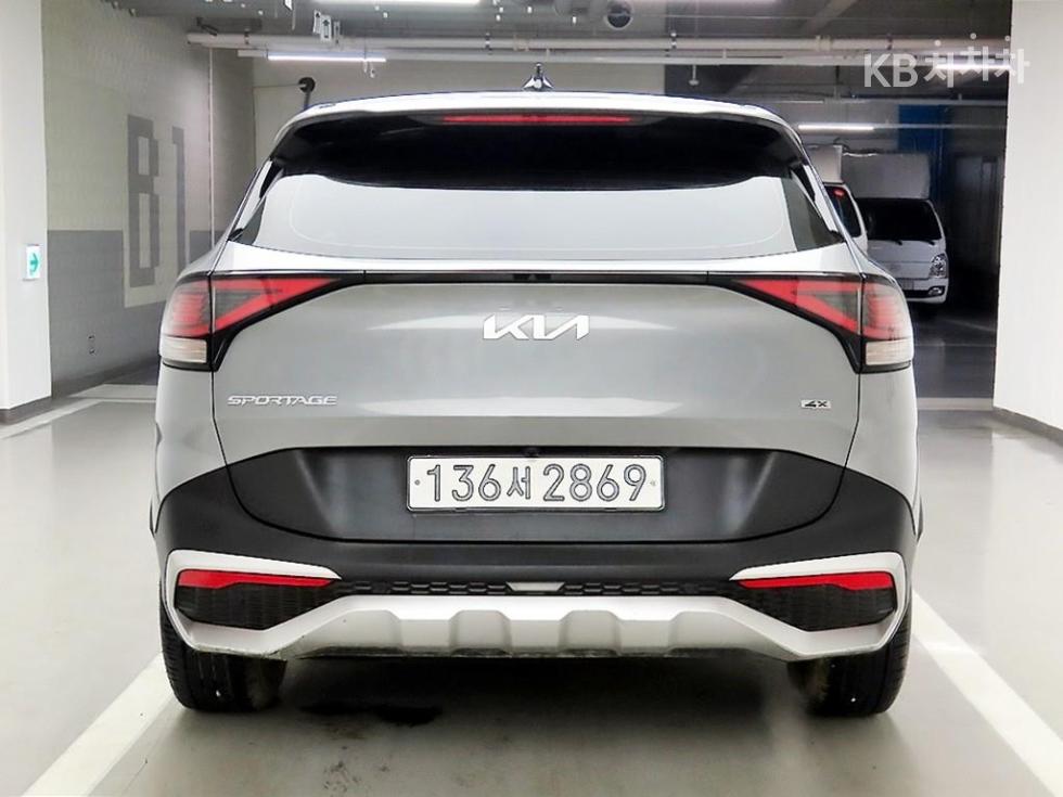 2023 - kia sportage