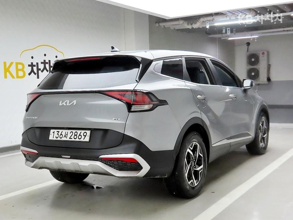 2023 - kia sportage