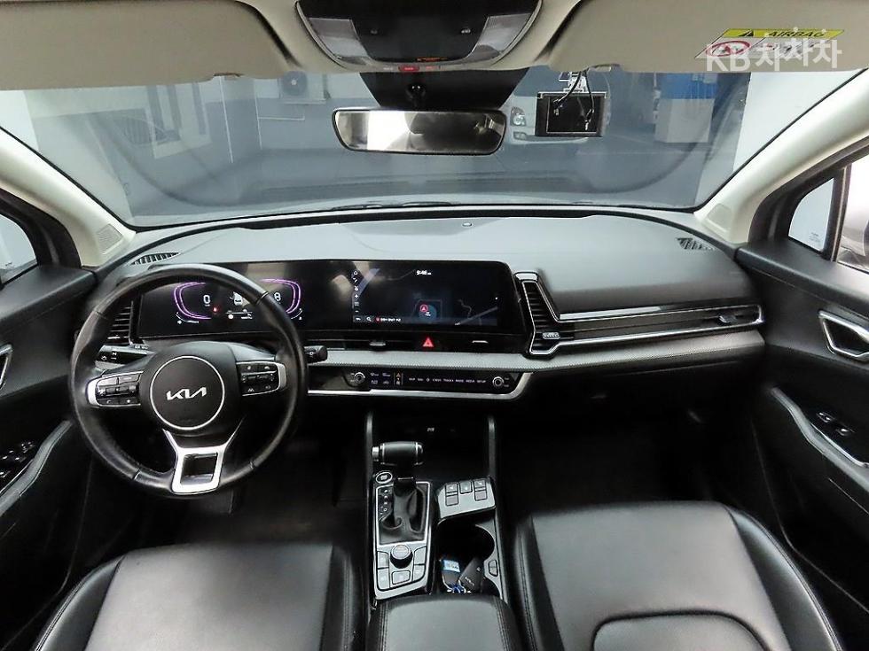 2023 - kia sportage