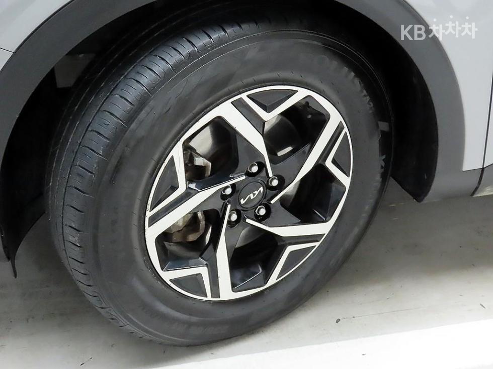 2023 - kia sportage